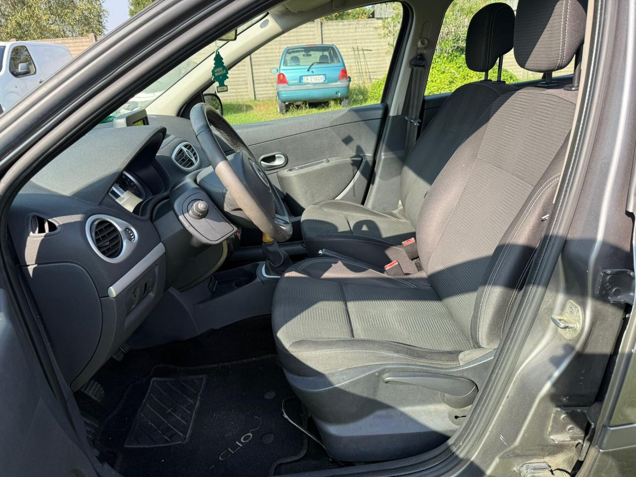 Renault Clio 1.2 16V 5 porte NAVI