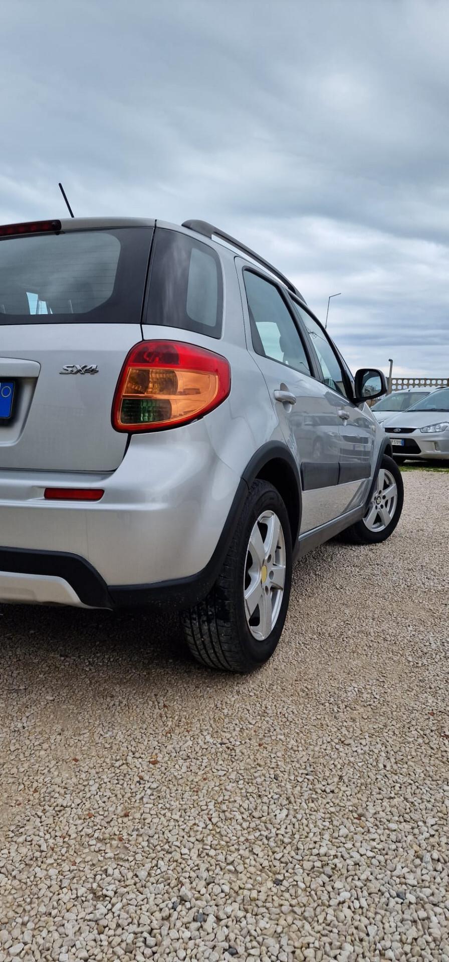 Suzuki SX4 1.6 16V Outdoor Line GLX 2010