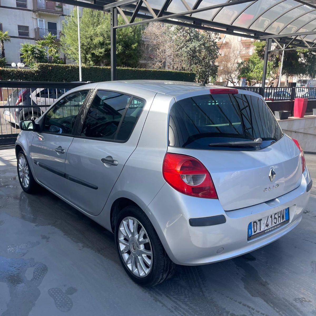 RENAULT - Clio - 1.5 dCi 85 CV 5p. Dynamique