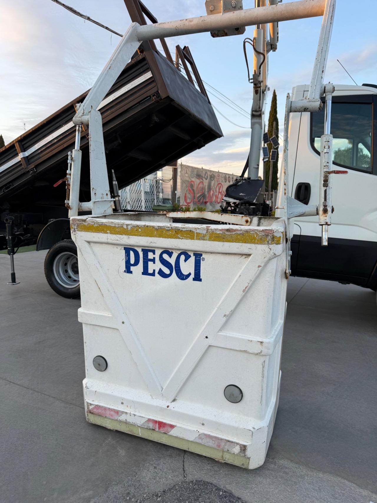 IVECO DAILY 70C17 GRU + CESTELLO RIBALTABILE