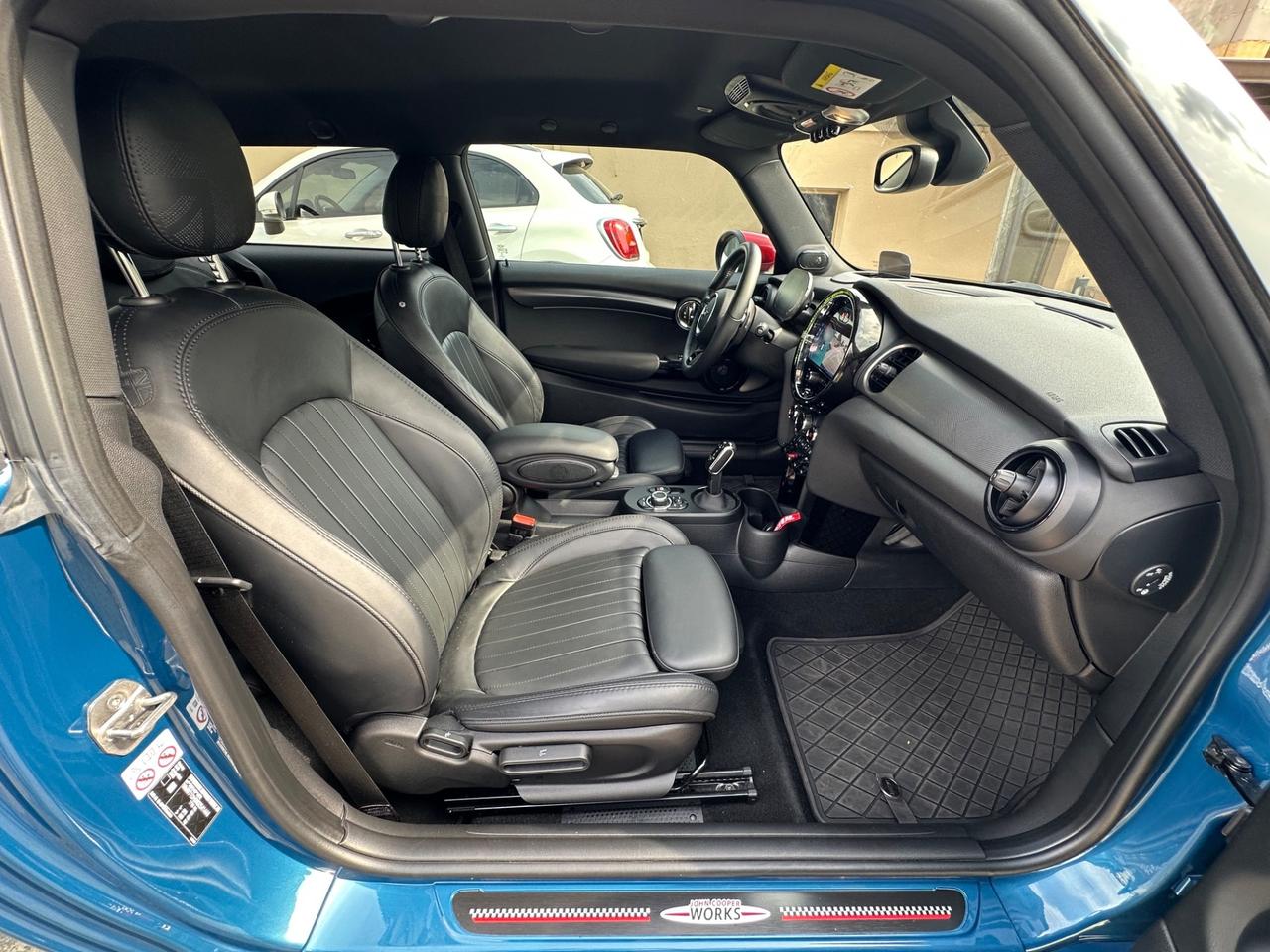 Mini 2.0 John Cooper Works Essential