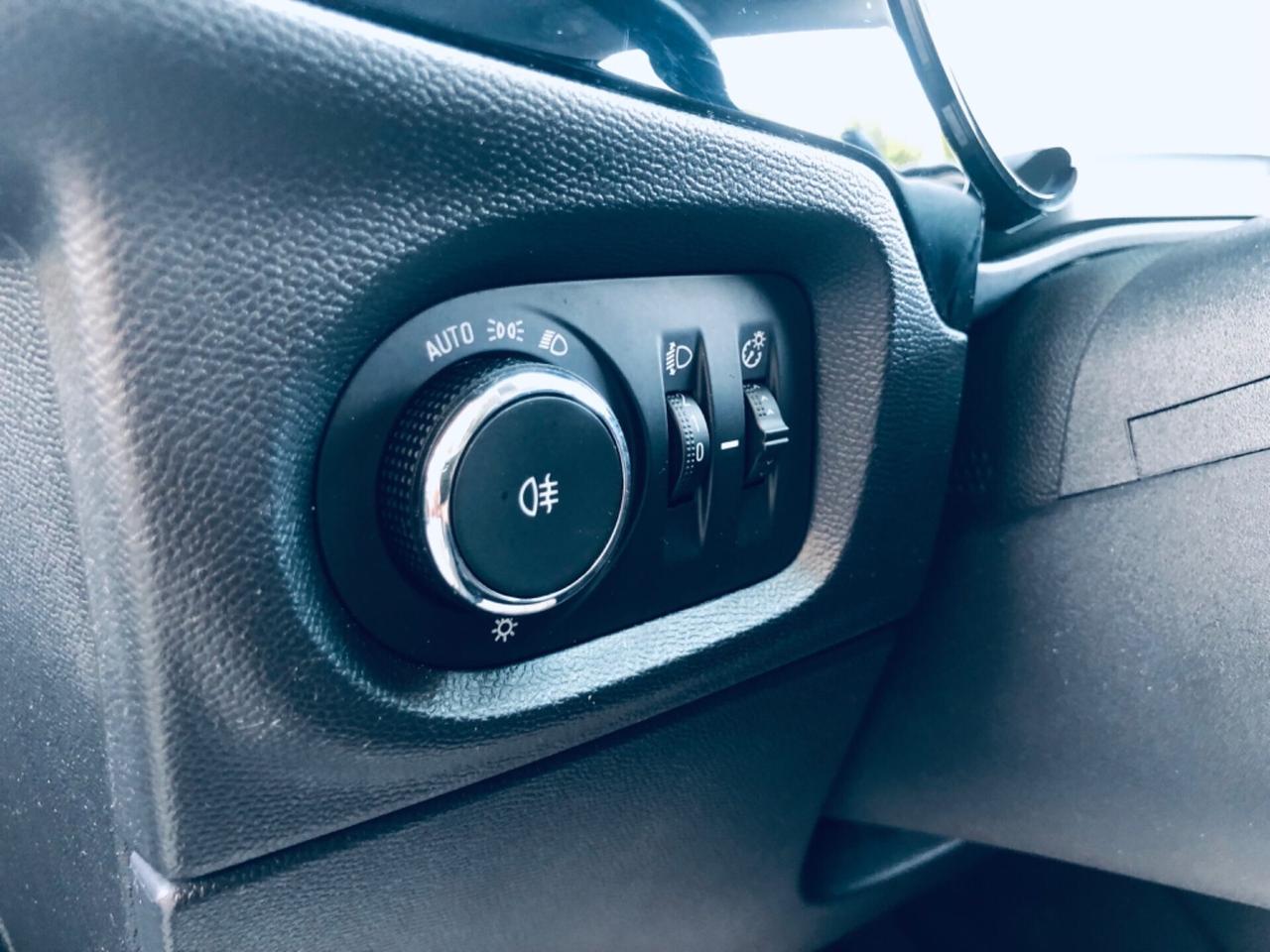 Opel Corsa 1.2 Edition AUTOMATICA