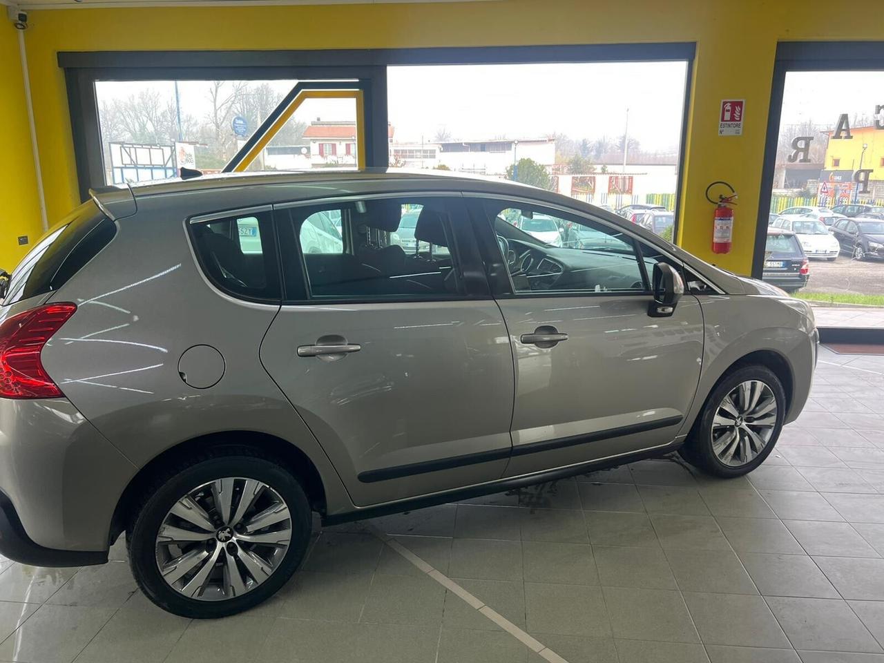 Peugeot 3008 1.6 HDi 110CV cambio automatico