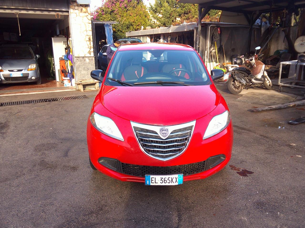 Lancia Ypsilon 1.3 MJT 16V 95 CV 5 porte S&S Silver 11