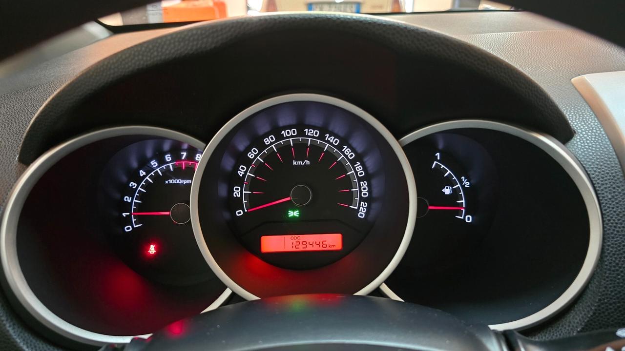 KIA VENGA 1.4 BENZINA EURO 5 NEOPATENTATI