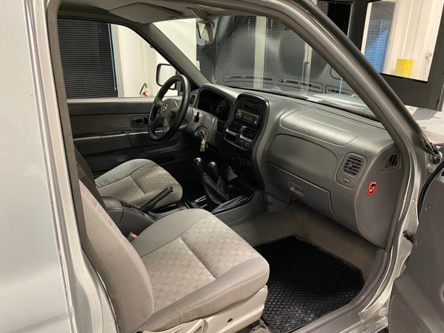 NISSAN Navara Pick-up 2.5 TD King Cab Navara UNICO PROPRIETARIO