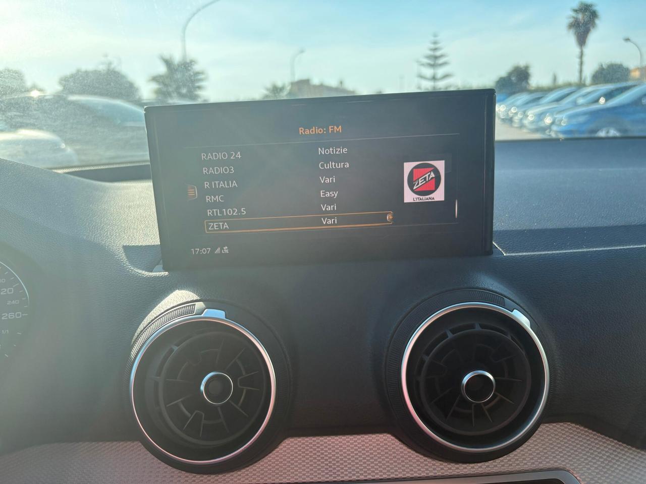 Audi Q2 35 TDI S tronic Business