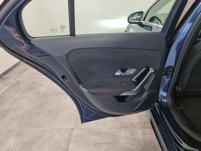 MERCEDES-BENZ A 180 d Automatic Premium