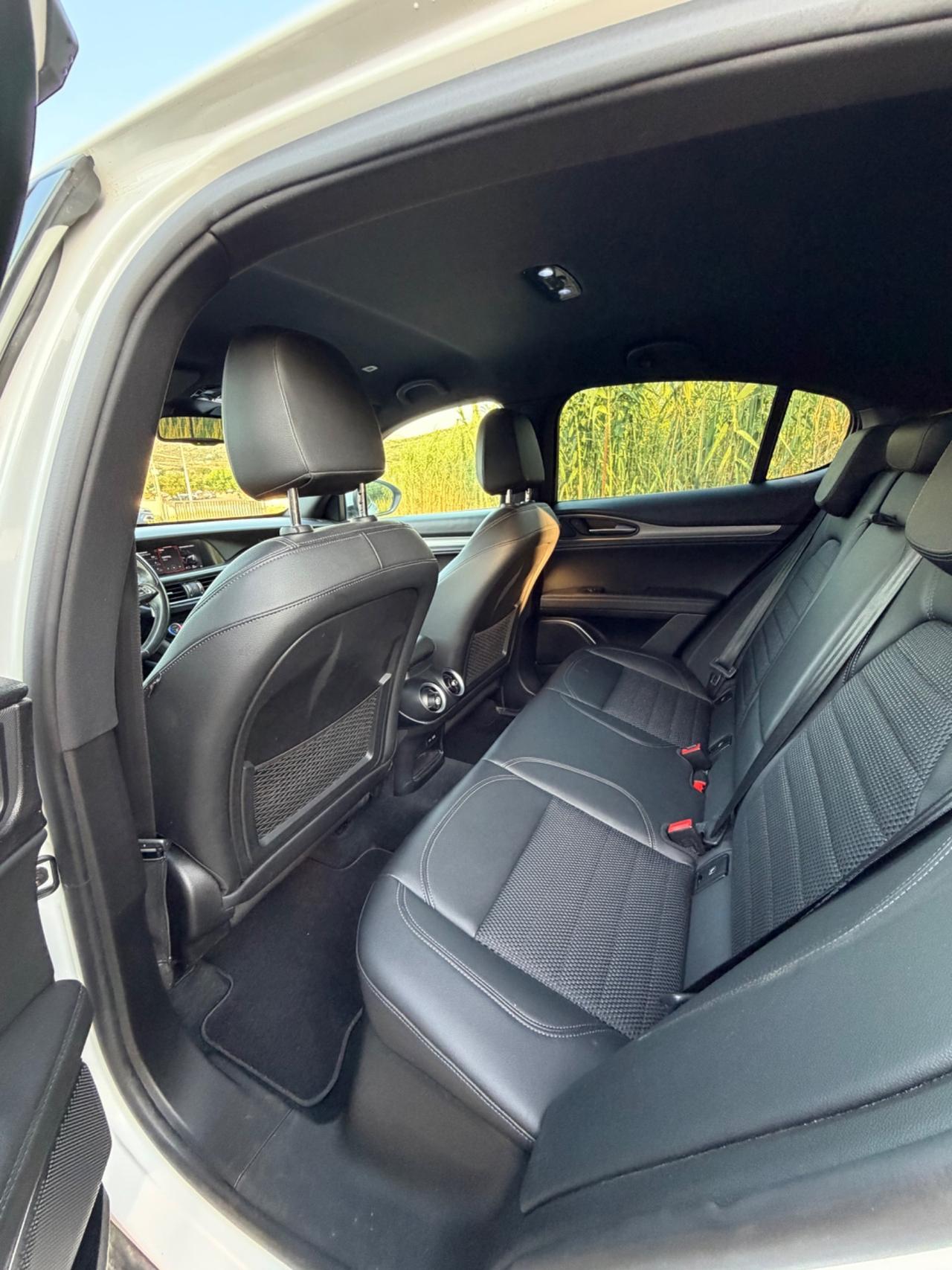 Alfa Romeo Stelvio 2.2 Turbodiesel 160 CV AT8 RWD Sprint
