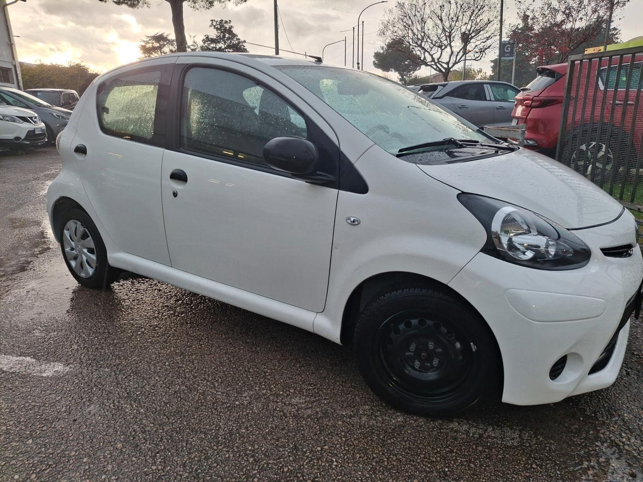 Toyota Aygo 1.0 , 5 porte, Connect, 21000km