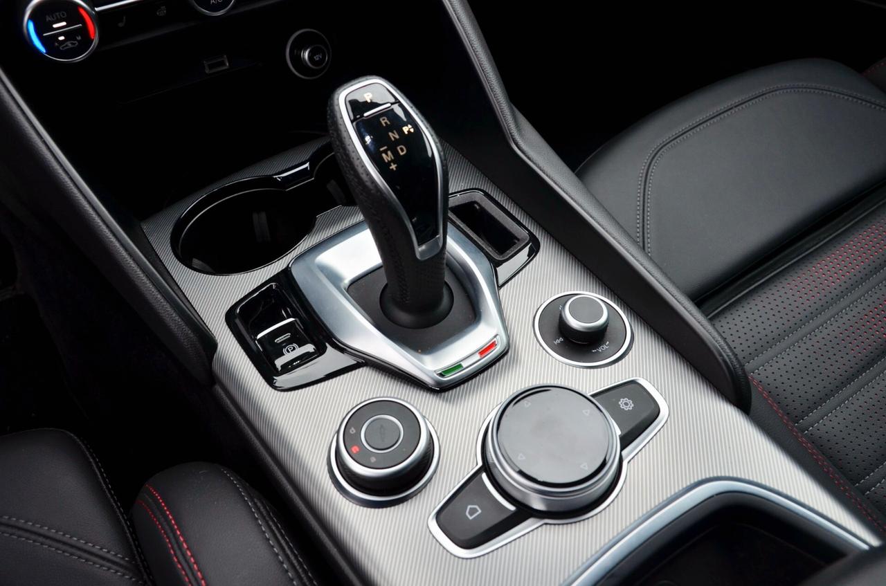 ALFA ROMEO GIULIA 2.2 T TRIBUTO ITALIANO Q4 210cv AUTO, GARANZIA UFF 7/28, SOSPENSIONI, HARMAN & KARDON, MULTIBEAM, PELLE, 19", PERMUTE
