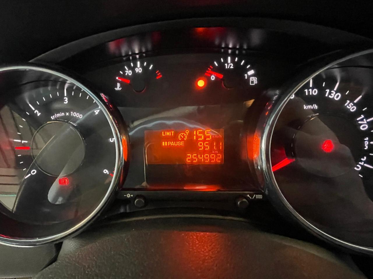 Peugeot 5008 2.0 HDi 150CV Féline