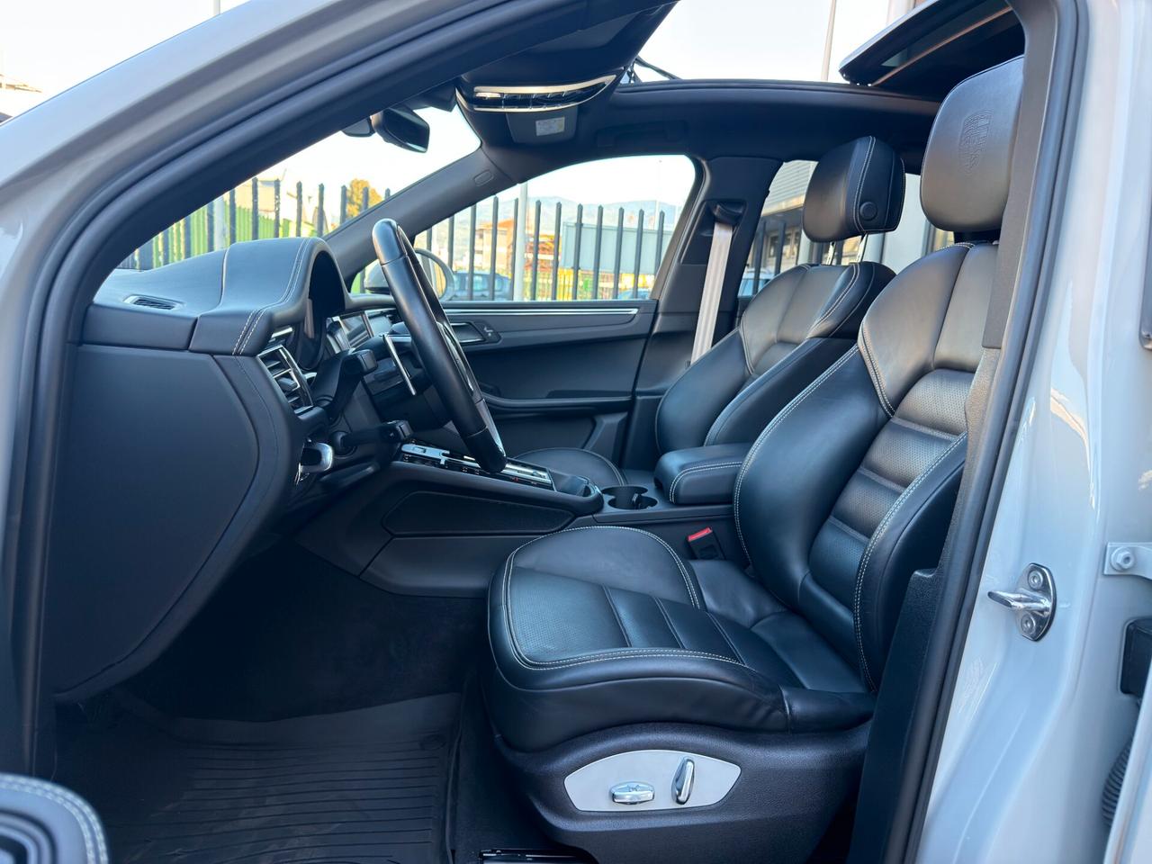 Porsche Macan 2.0 T TETTO APRIBILE