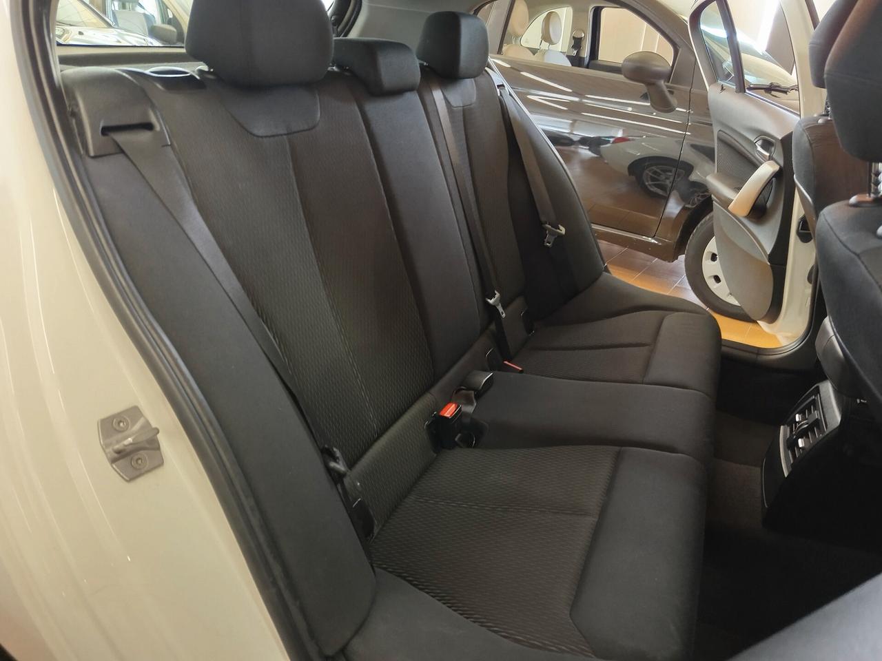Bmw 116 116d 5p. Efficient Dynamics Urban ok neopatentati