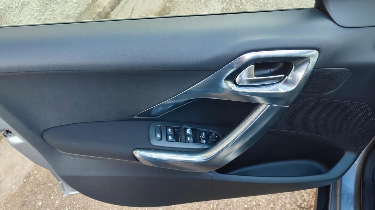 Peugeot 2008 1.6 e-HDi 115 CV Stop&Start Allure