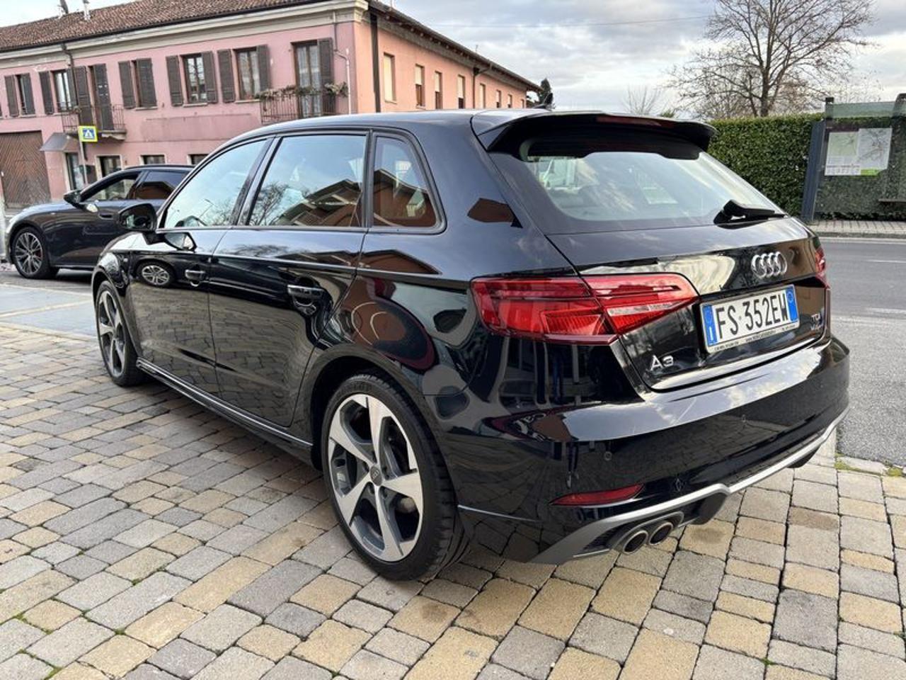 Audi A3 SPB 2.0 TDI S Line S tronic FULL LED-NAVI-18"