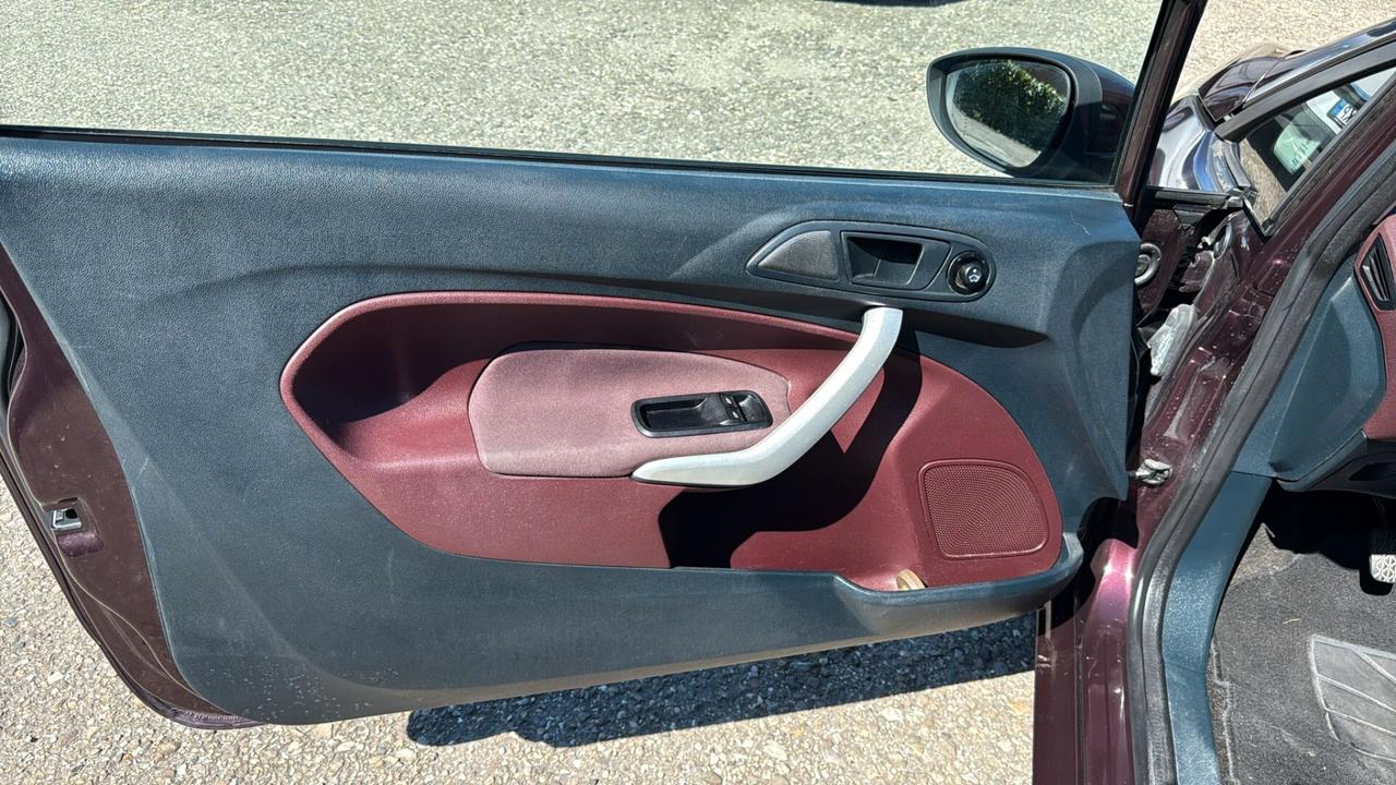 Ford Fiesta Ikon 1.4 3 porte Bz.- GPL