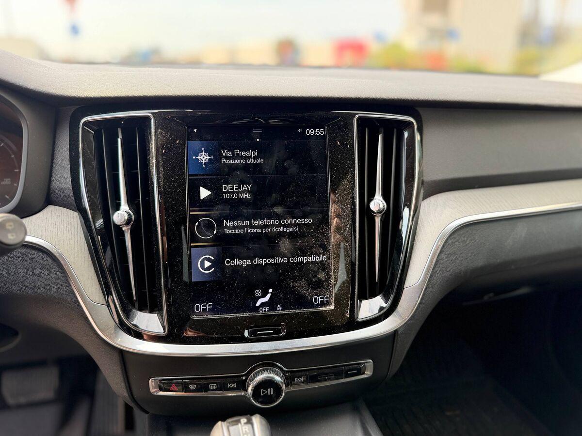 Volvo V60 2.0 b4 Business Pro awd auto