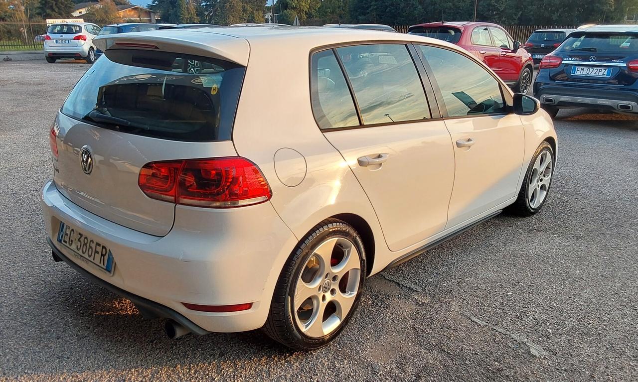 Volkswagen Golf 2.0 TSI DSG GTI