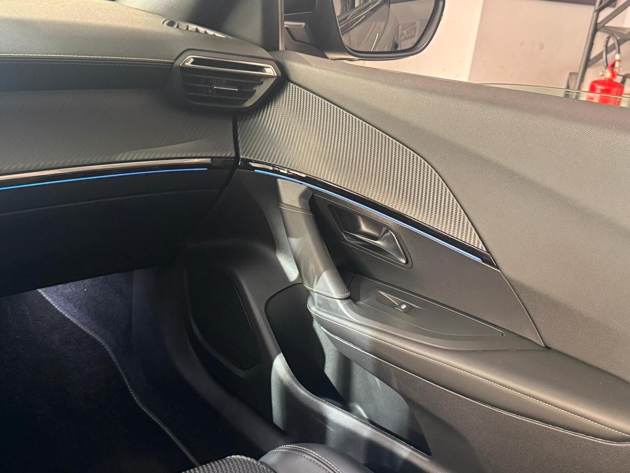 Peugeot 2008 Hybrid 136 e-DCS6 GT