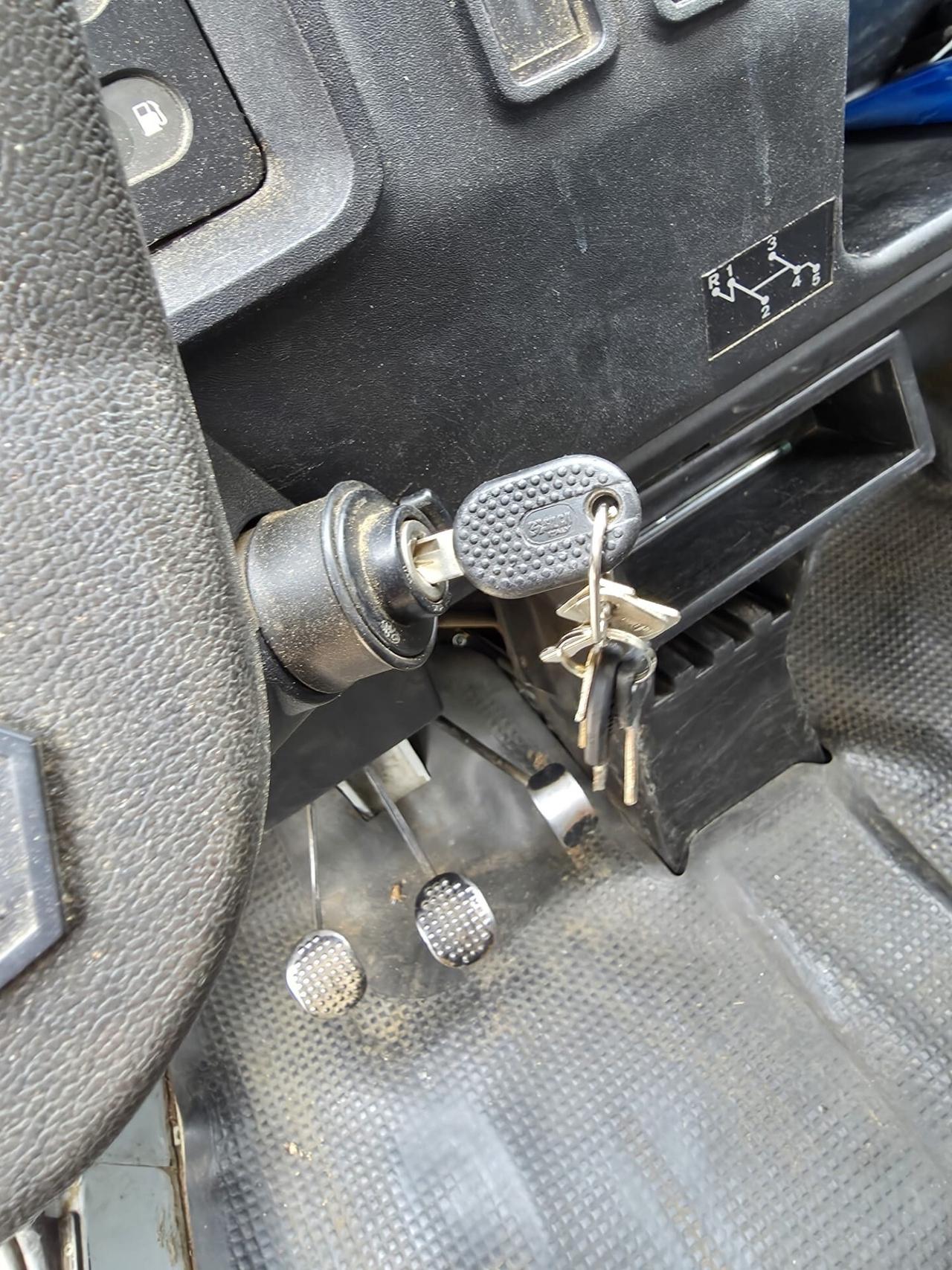 Piaggio Poker Ape 422 cilindra 14.5kw. - 19.7cv. Ribaltabile