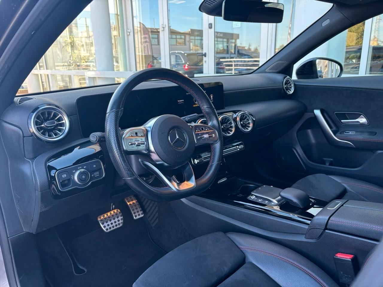 Mercedes-benz A 180 d Premium AMG Line Night