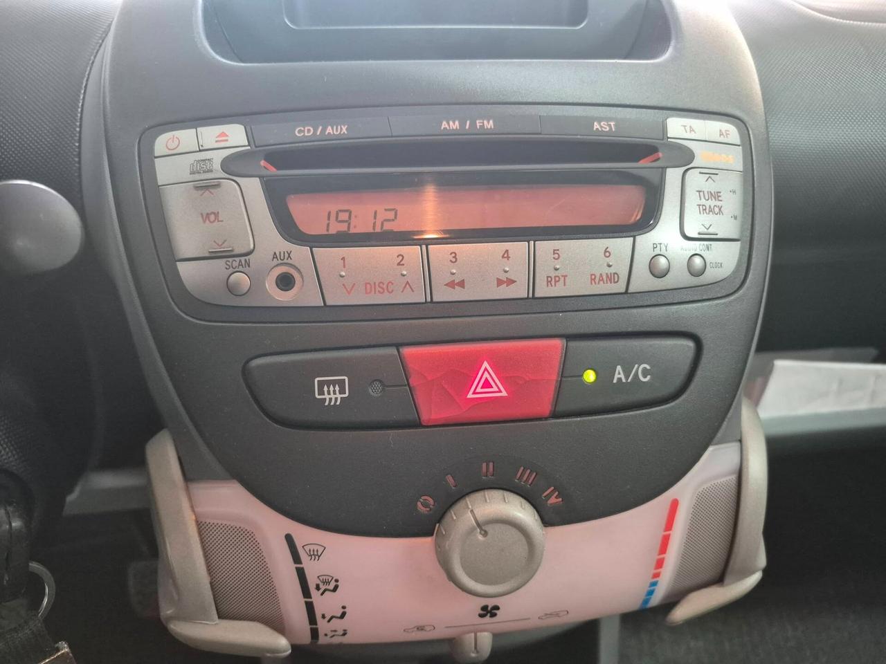 Peugeot 107 1.0 68CV 5p. Sweet Years SOLI 100000 KM