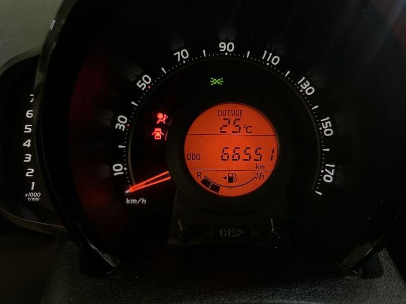 Toyota Aygo Connect 1.0 VVT-i 72 CV 5 porte x-play