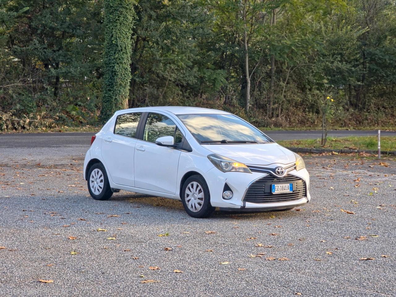 Toyota Yaris 1.0 5 porte Lounge CV-69 E6 Manuale NEO 2015