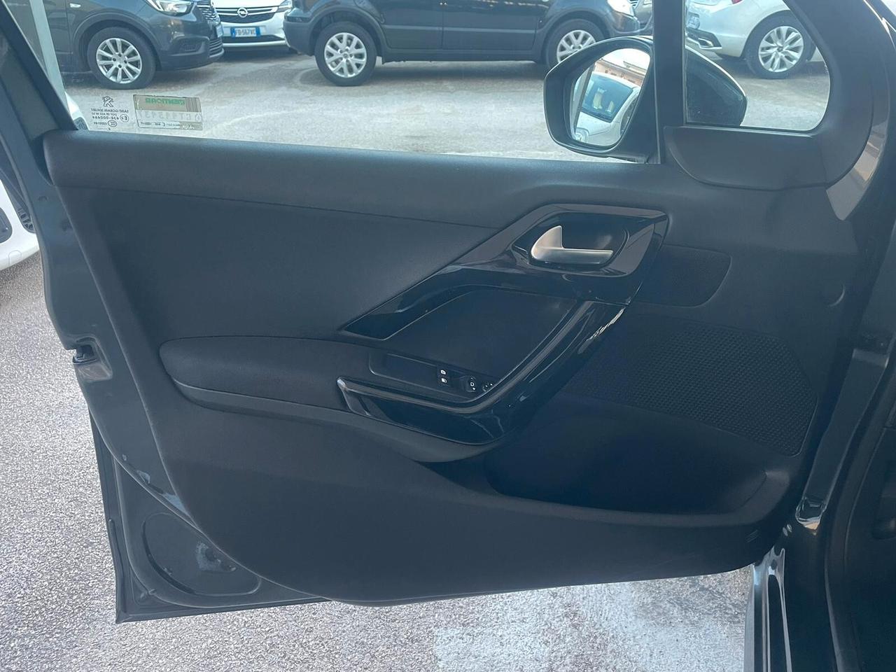 Peugeot 208 1.2 VTi 82 CV 5 porte Access