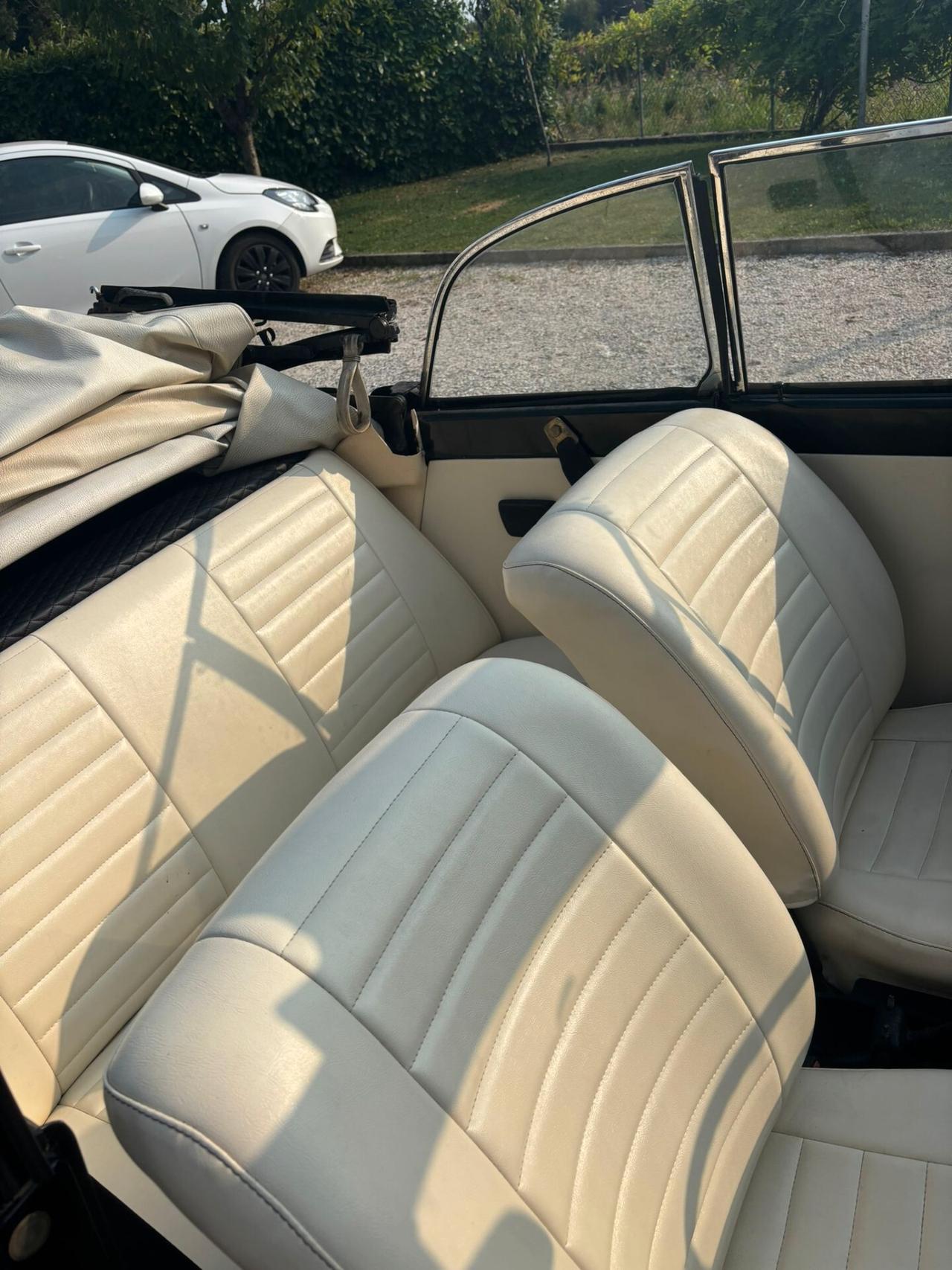 Volkswagen Maggiolino Cabrio