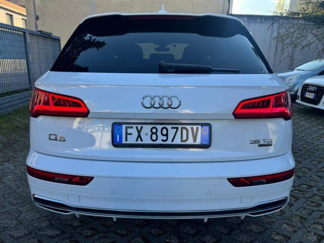 AUDI Q5 2.0 TDI QUATTRO S tronic Bus. Design