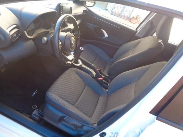 Toyota Yaris 1.0 5 porte Active 72 CV OK NEOPATENTATI