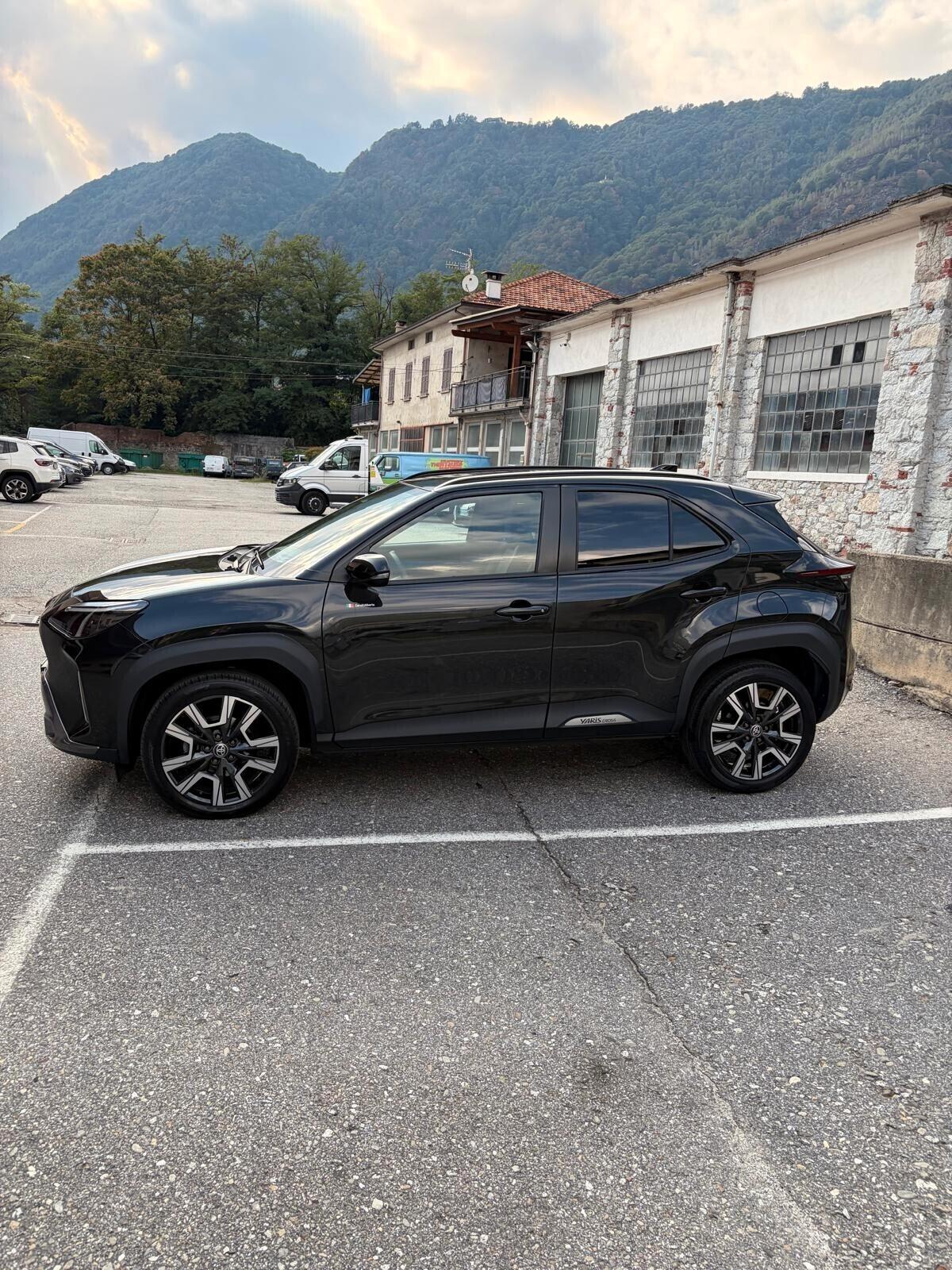 Toyota Yaris Cross 1.5 Hybrid 130 CV 5p. E-CVT AWD-i Lounge