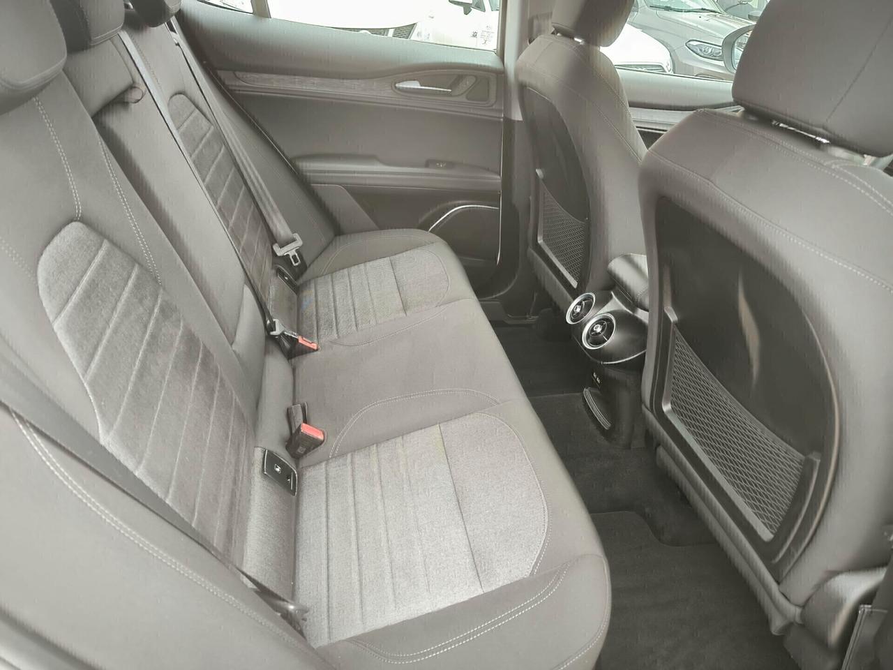 Alfa Romeo Stelvio 2.2 Turbodiesel 160 CV AT8 RWD Business