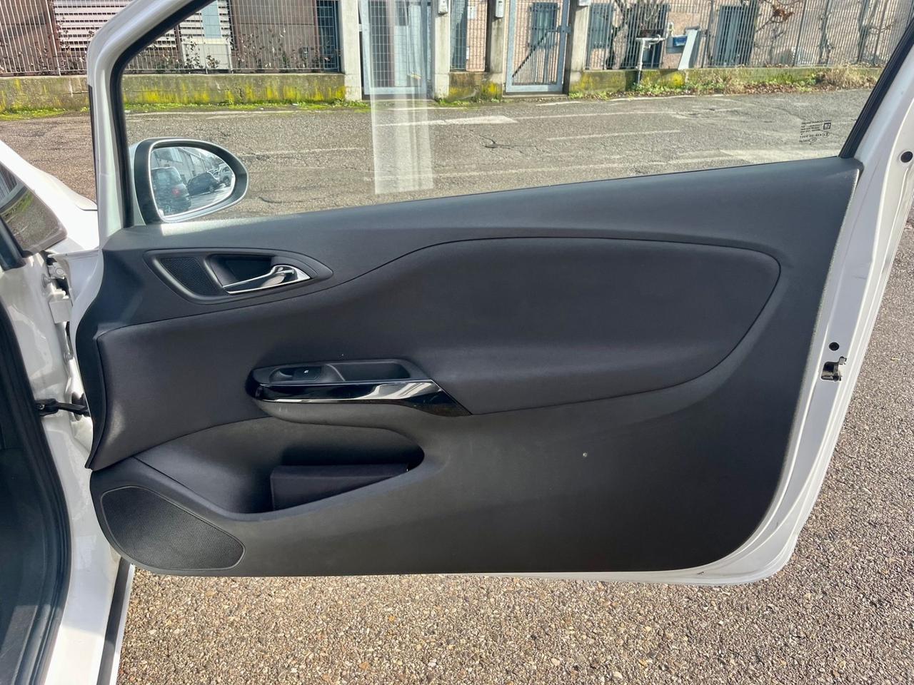 Opel Corsa 1.4GPL 122.000km 2017 per neopatentati