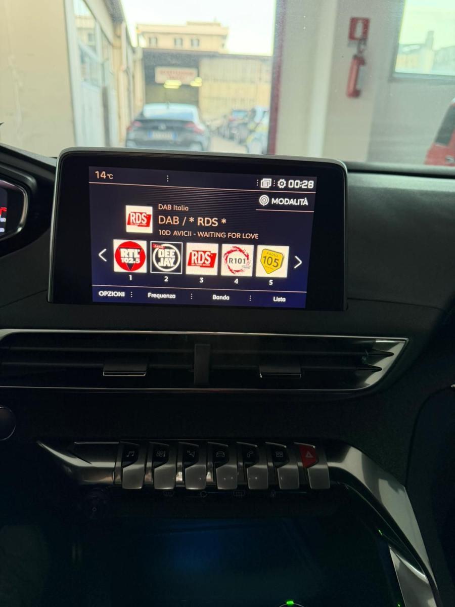 PEUGEOT - 5008 - BlueHDi 130 EAT8 S&S GT Line