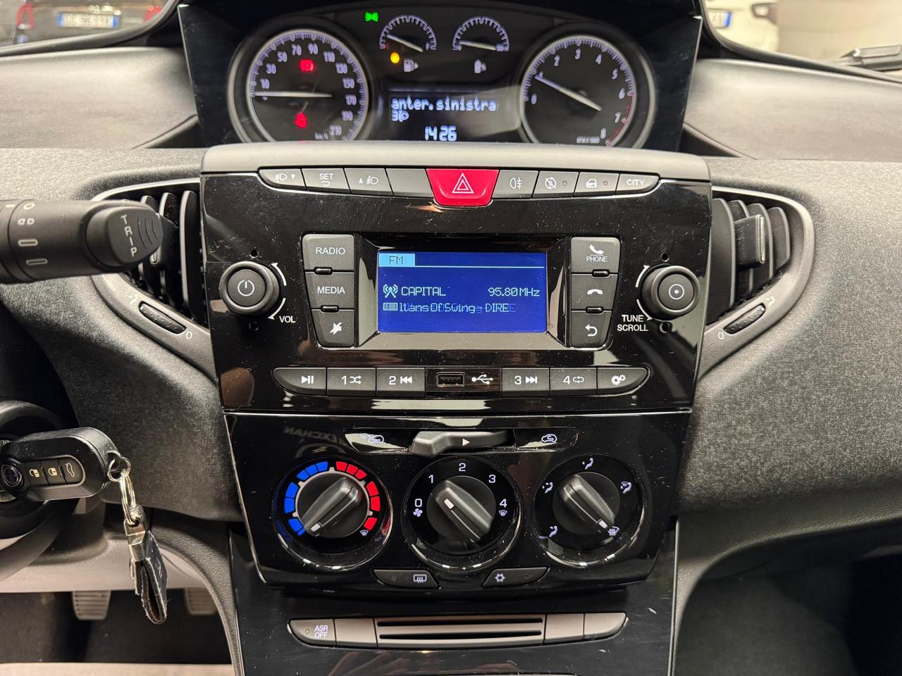 LANCIA Ypsilon III 2021 - Ypsilon 1.0 firefly hybrid Silver s&s 70c