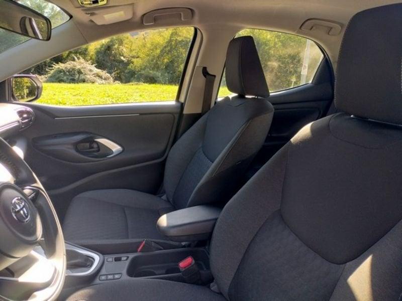 Toyota Yaris Yaris 1.5h Business