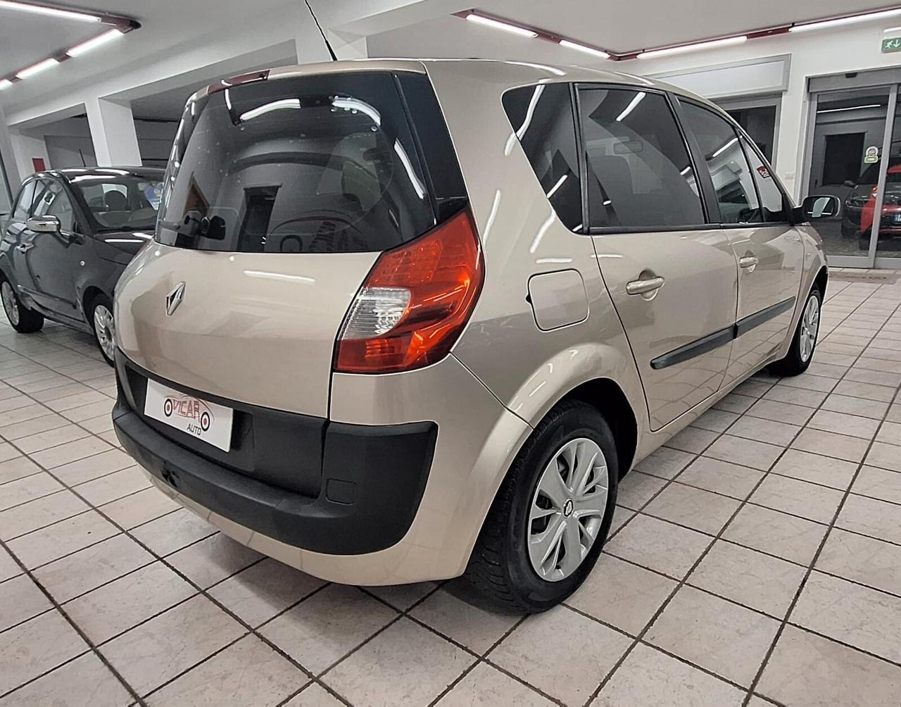 Renault Scenic Scénic 1.5 dCi/85CV