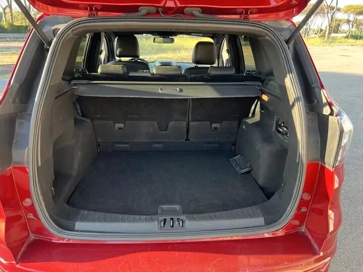 Ford Kuga 1.5 TDCI 120 CV S&S 2WD ST-Line