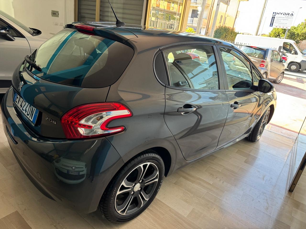 Peugeot 208 1.4 e-HDi 68 CV S&S robotizzato 5 porte Active