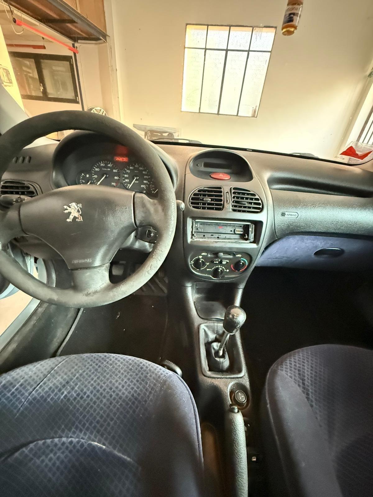 Peugeot 206 1.1 5p. XT