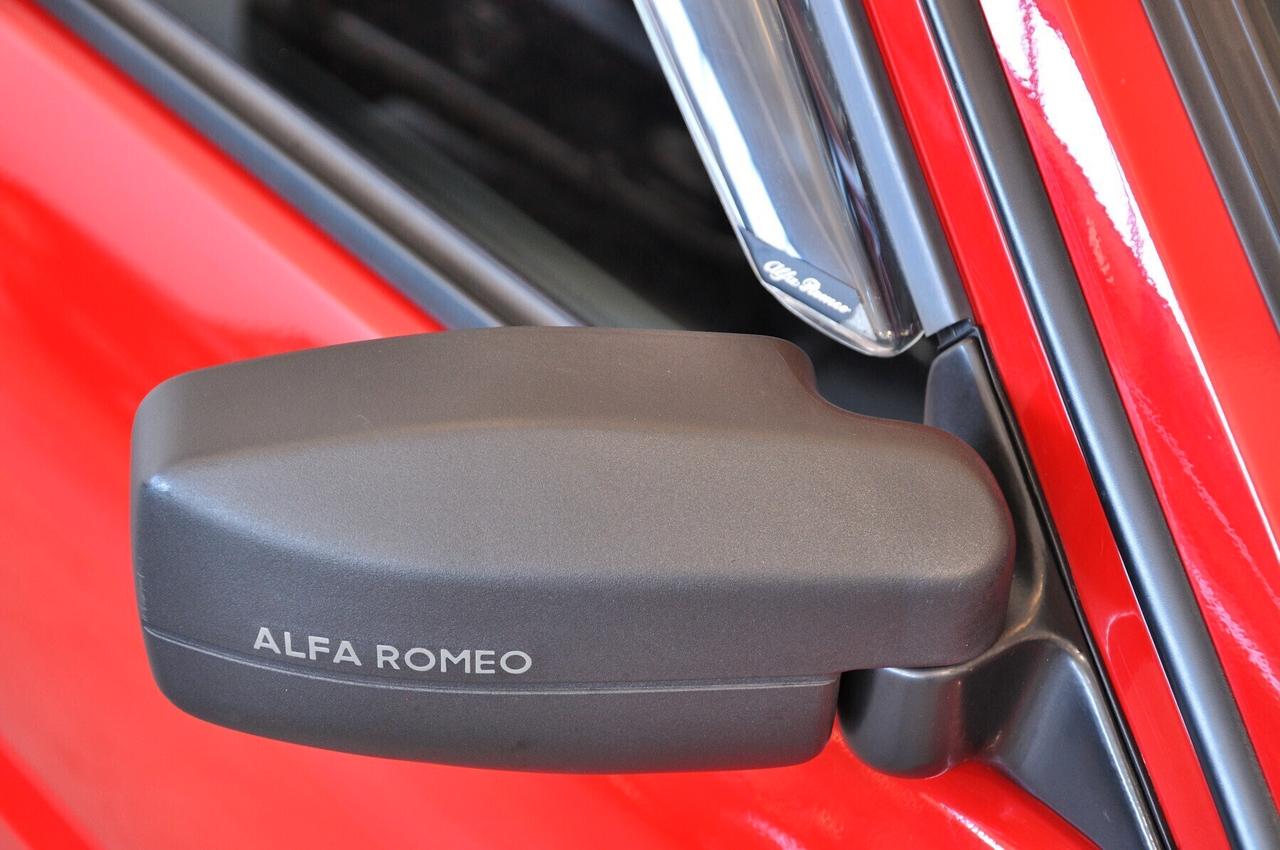 Alfa Romeo 33 1.7 Quadrifoglio Verde carburatori pari al nuovo!