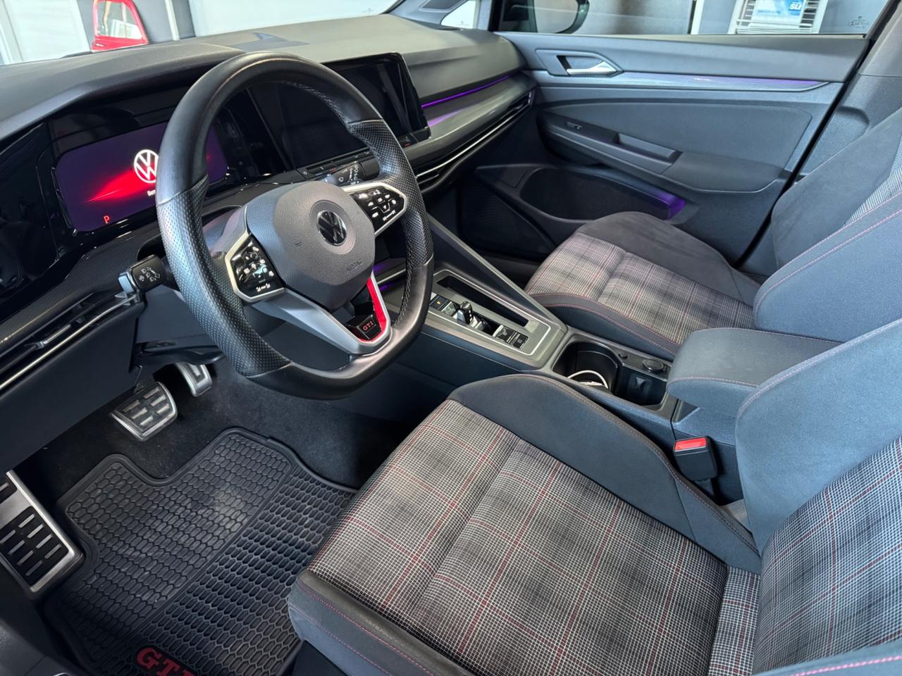 Volkswagen Golf 2.0 TSI GTI