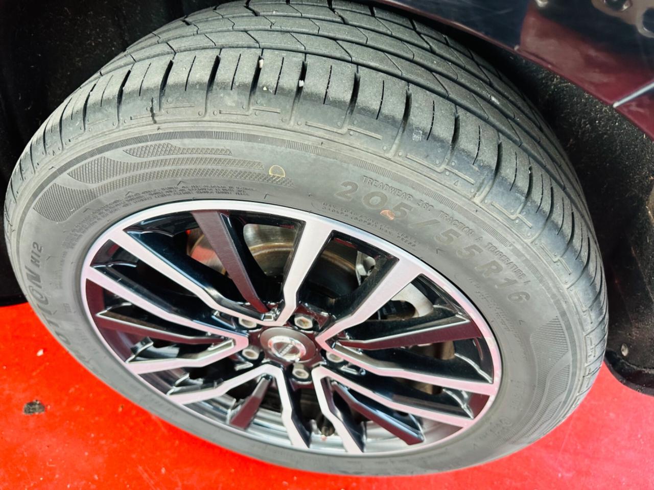 Volvo V40 2.0d Geartronic R-design