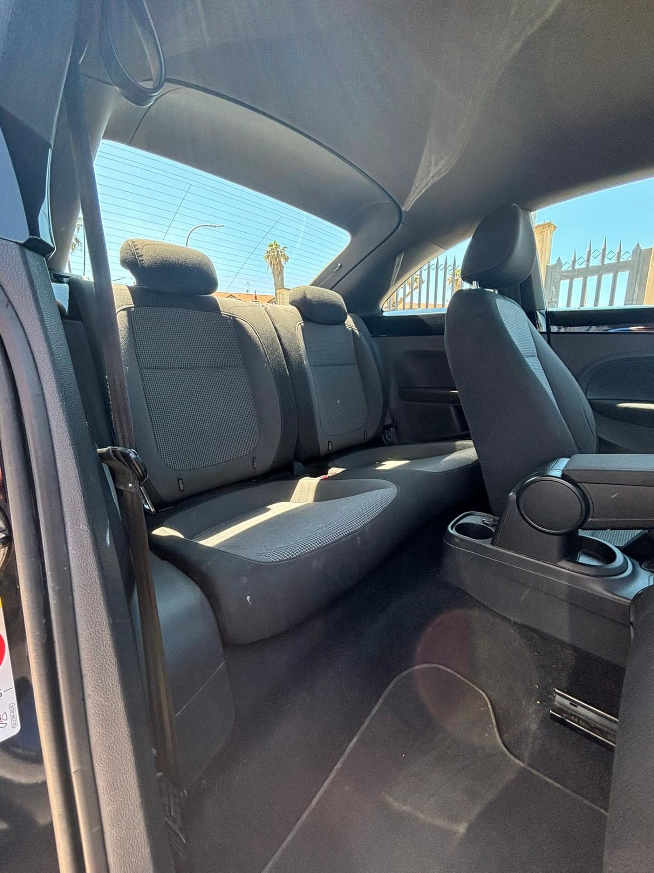 Volkswagen Maggiolino 1.6 TDI Design ANNO 2012