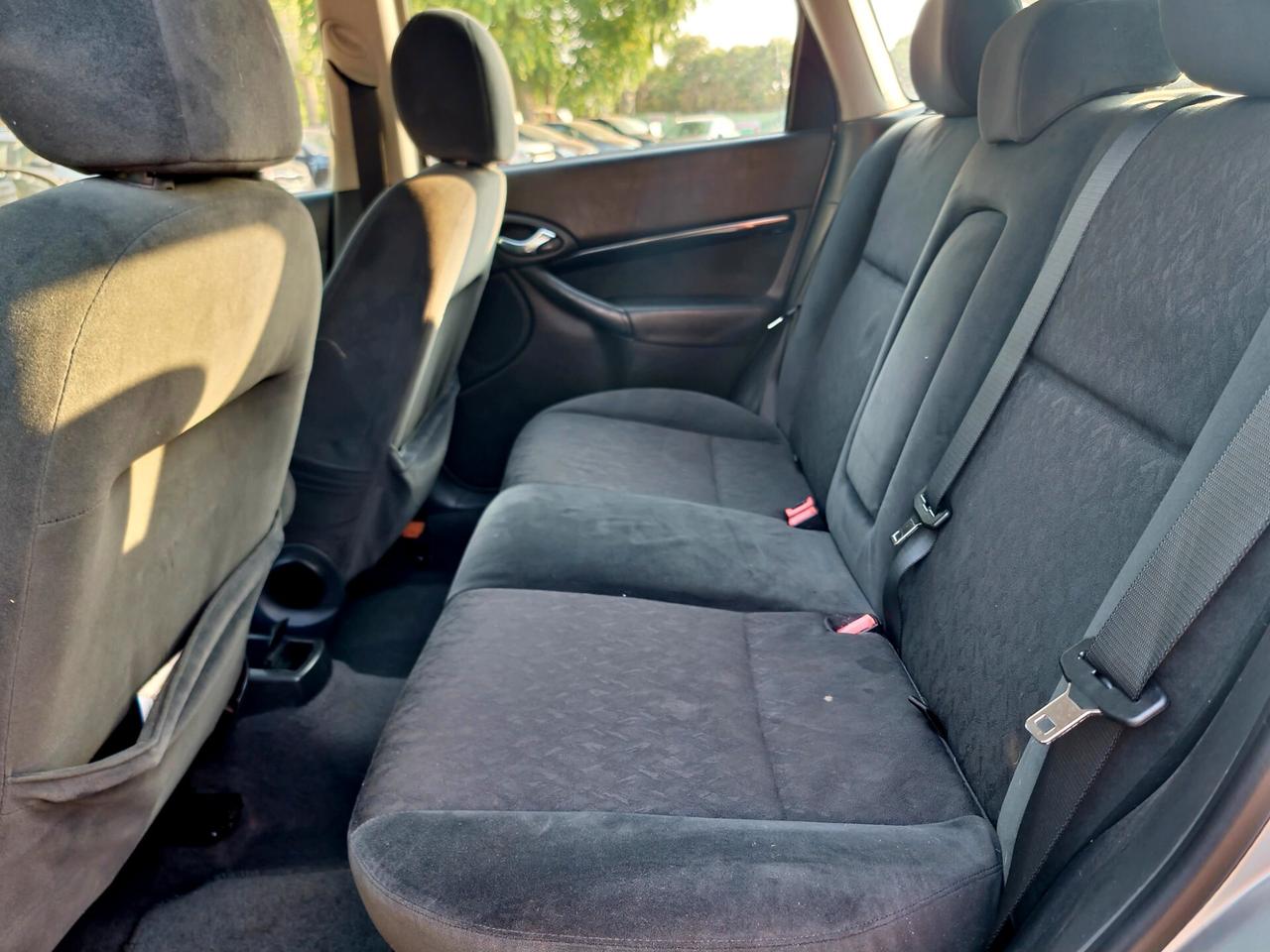 Ford Focus 1.6i 16V cat 5p. Ghia 2001 E3 Manuale