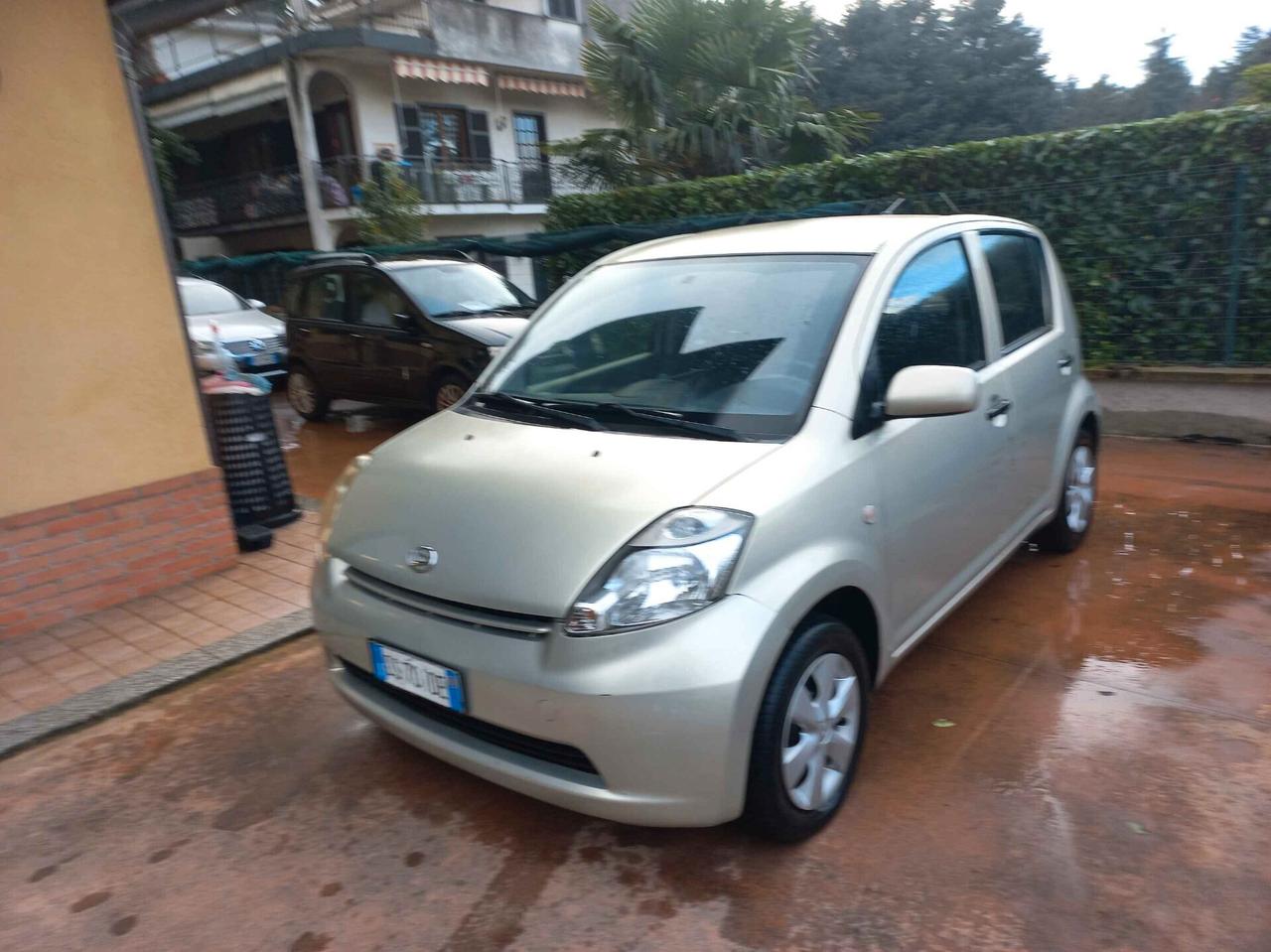 Daihatsu Sirion 1.0 Sho