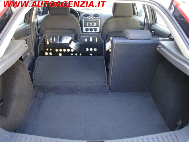 FORD Focus 1.6 TDCi (90CV) 5p. (POCHI KM)